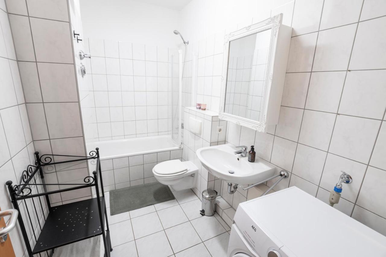 Mein Bruehl-Stadtmitte, Fusslaeufig Zur Tu Und Bibliothek Apartment Chemnitz Luaran gambar